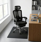 Tapis de bureau ErgoStudio 90x120 cm noir 
sous chaise ergonomique de bureau dans un home office moderne